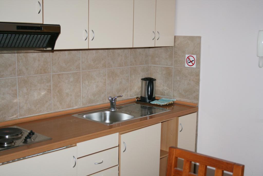 Aparthotel Castrum Novum Новиград Стая снимка