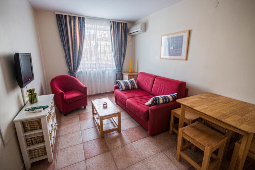 Aparthotel Castrum Novum Новиград Стая снимка