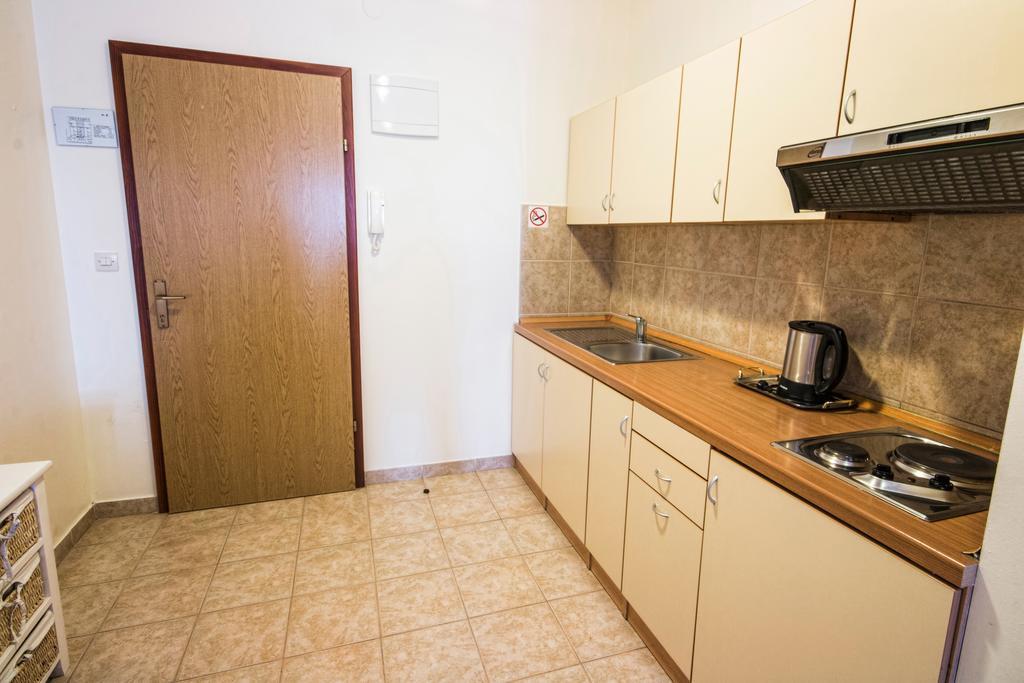 Aparthotel Castrum Novum Новиград Стая снимка