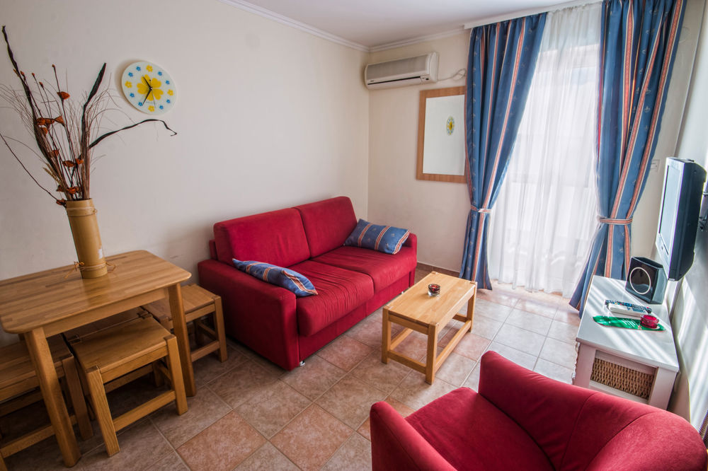 Aparthotel Castrum Novum Новиград Екстериор снимка