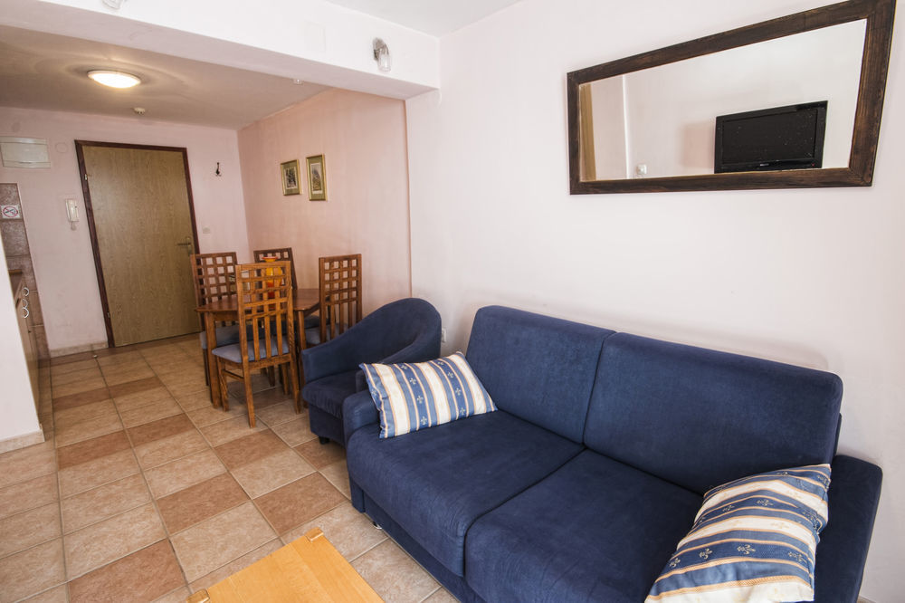 Aparthotel Castrum Novum Новиград Екстериор снимка